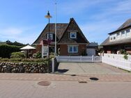 Wohntraum in Hörnum/Sylt: Freistehendes Ein-/Zweifamilienhaus mit ca. 294 qm Wohn- und Nutzfläche - Hörnum (Sylt)