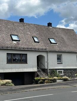 Bad Marienberg Stadt! Großzügiges Wohnhaus mit Garten u. Garagen! - Bad Marienberg (Westerwald)