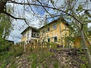 Ihre zukünftige Ruheoase: Geräumiges Zweifamilienhaus mit weitläufigem Ausblick in Priesendorf - Priesendorf