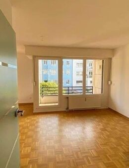 Wunderschöne 3 Zimmer mit Einbauküche und Balkonen im I. OG - Düsseldorf
