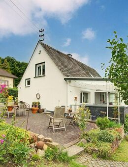 Einzugsbereit! Modernisiertes Wohnhaus in traumhafter Aussichtslage - Betzdorf