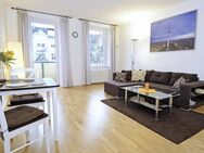 Bezugsfreie Altbauwohnung im Vorderhaus einer ruhigen Seitenstraße - Berlin
