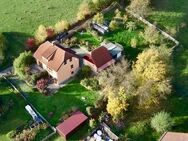 In Lippersdorf: Einfamilienhaus mit großem Grundstück in Alleinlage mit Einliegerwohnung und 3 Garagen - Jena