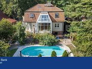 Stilvolle Villa mit Wintergarten, Pool und Solaranlage in grüner Lage - Glienicke (Nordbahn)