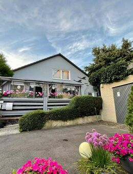Großzügige helle 3-4 Zimmer DG-Wohnung - Wolfenbüttel