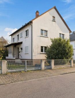 Freistehendes Zweifamilienhaus mit großem Garten in Rheinstetten-Forchheim - Rheinstetten