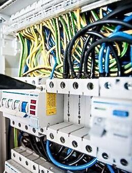 Elektriker bietet Service im Haushalt an - Essen
