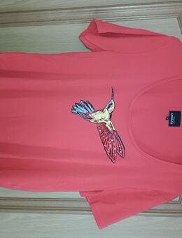 rotes T-Shirt mit Applikation der Marke Lerros - Hetzerath
