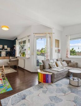 Attraktive 4-Zimmer-Dachgeschosswohnung mit Balkon und Stellplatz in Monheim - Monheim (Rhein)