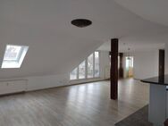 Moderne gepflegte Dachgeschosswohnung mit Dachterasse und Garage am Rechenberg - Nürnberg