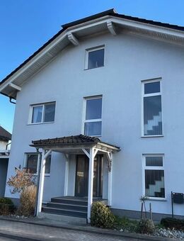 Modern energiesparendes Mehrfamilienhaus mit 4 Wohnungen und Garage zentral in Kassel-Oberzwehren - Kassel