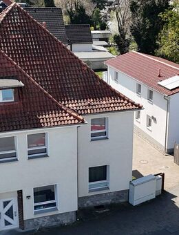 Zwei Wohnhäuser auf einem Grundstück in Hannover-Anderten - Hannover