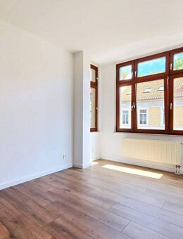 Frisch renoviert! 1-Zimmer-Wohnung mit Einbauküche - Köthen (Anhalt)