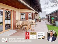 Sonniges Zweifamilienhaus mit Doppelgarage auf Eckgrundstück in Pyrbaum - Pyrbaum