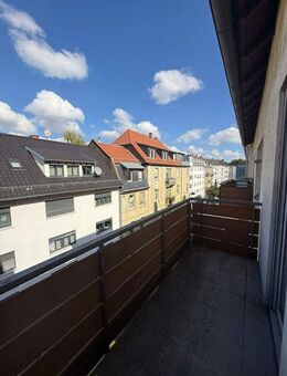 Sanierte, lichtdurchflutete Wohnung mit zwei Balkonen - Mannheim