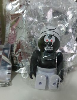 Bearbrick series 49 - Unna