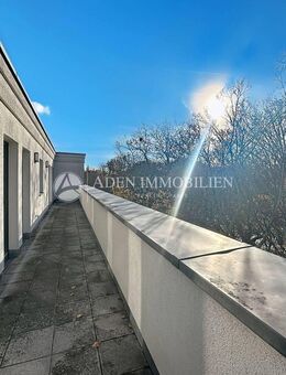 Neubau-Dachgeschosswohnung mit großzügiger Terrasse und Wasserblick - Berlin