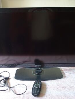 Fernseher - TV - Philips 32PFL5806K mit Standfuß - Hamburg