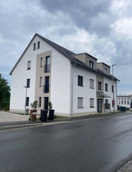 Neuwertige 3-Zimmer-Erdgeschosswohnung mit Terrasse und Stellplatz in Engelthal - Engelthal