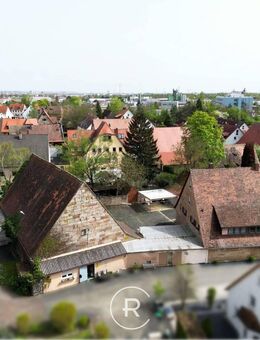 Hofanlage, Bauernhaus mit Scheune, Denkmalgeschützt - Nürnberg