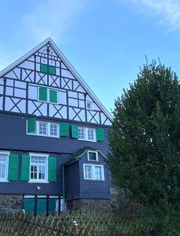 Echt Bergisch: Teilsaniertes Fachwerkhaus mit Fernblick - Solingen (Klingenstadt)