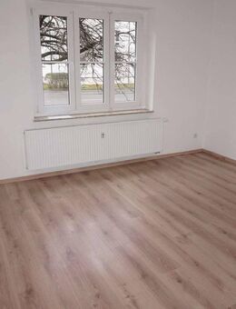 Balkon an der Küche + Bad mit Fenster ! - Chemnitz