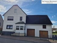 Solides Einfamilienhaus mit großem Grundstück (separater Bauplatz) in zentraler Lage von Malberg! - Malberg (Landkreis Altenkirchen (Westerwald))