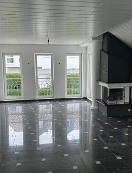 Moderne 3 1/2 Zimmer-Wohnung mit Kamin und Sauna in Ostelsheim - Ostelsheim