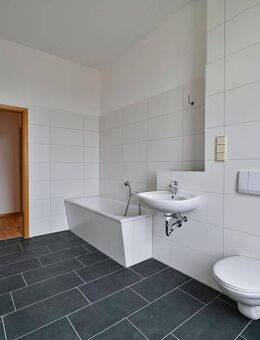 WOW! tolle, große 2 Raum Wohnung mit neuem Badezimmer in Schlosschemnitz zu vermieten - Chemnitz