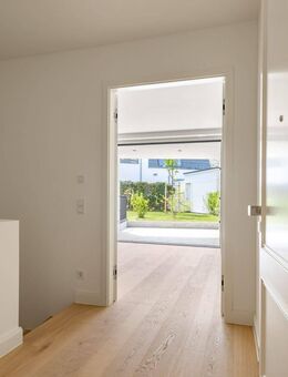 Exklusive Gartenwohnung mit Gäste- und Relaxflächen in fertiggestelltem Stadtpalais - München