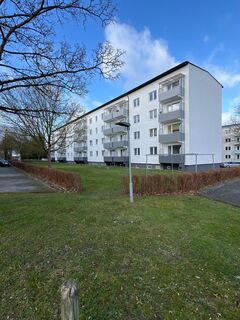 Malliß - Sofort Frei ! Sanierte 2 Raumwohnung mit Balkon in ruhiger Wohngegend