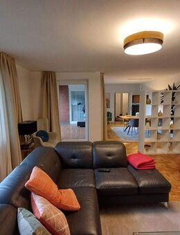 Investieren Sie clever: Attraktives Zweifamilienhaus in Oststeinbek - Oststeinbek