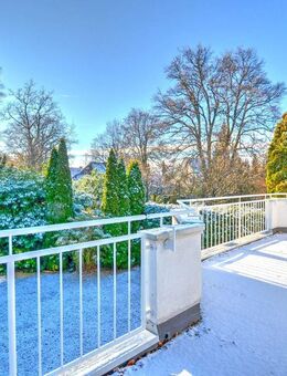 MÜNCHEN-GRÜNWALD: SONNIGES DACHGESCHOSSJUWEL MIT EXQUISITER AUSSTATTUNG! - Grünwald