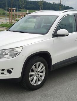 VW Tiguan Sport & Style (sehr guter Zustand), 8-fach bereift etc. - Beilngries