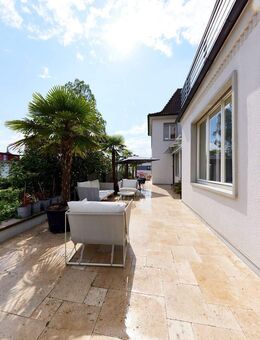 Viel Raum zum Leben und Arbeiten: Mehrgenerationenvilla mit Garten und Herz - Schwabach