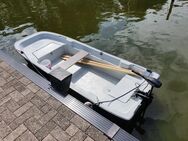 Angelboot 3.45m GFK Trimaran - Bad Zwischenahn