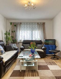 Renovierungsbedürftige Doppelhaushälfte mit großem Garten in ruhiger Lage - Eisingen (Baden-Württemberg)