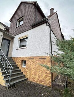 Charmantes Einfamilienhaus mit Garten, Loggia und Garage - ein Haus mit Geschichte und Zukunft - Warburg (Hansestadt)