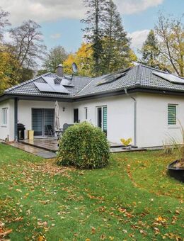Neuwertiges Haus mit Einliegerwohnung, großem Garten, Carport und Solarpanels in Dahlewitz - Blankenfelde-Mahlow