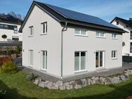 "Einzigartige Chance: Erleben Sie höchste Energieeffizienz in diesem exklusiven Fertighaus!" - Bad Berleburg