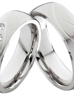 Elegante Edelstahlringe E147 mit Zirkonias und Gravur - Aholming