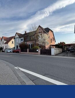 Viel Platz für Ihre Familie - Doppelhaushälfte mit Charakter, Garten und Ausbaupotenzial - Worms