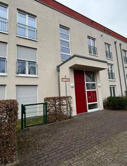 Baujahr 2013 Moderne Eigentumswohnung mit Terrasse und kleinem Garten in Köln-Porz - Köln