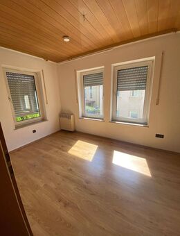 großzügige Wohnung mit eigenem Eingang - Bad Kissingen