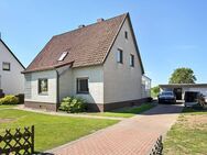 Uetze OT - Gemütliches Einfamilienhaus mit Charme auf großem Grundstück in Feldrandlage - Uetze