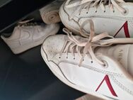 Stinkende Schuhe zu verkaufen - Gelsenkirchen