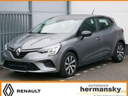 Renault Clio, TCe 90 Equilibre, Jahr 2023 - Geisenheim