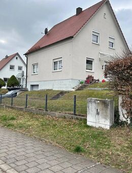 Einfamilienhaus mit Potential und großem, sonnigem Grundstück - Sengenthal