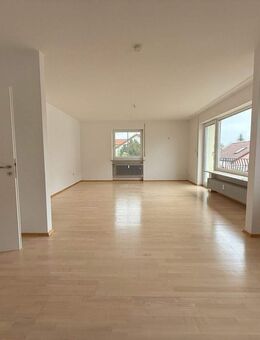 3 Zimmer in Wendelstein ~ Balkon • EBK • Garage - Wendelstein