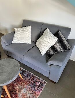 Gemütliches Zweisitzer Sofa - Langwedel (Niedersachsen)